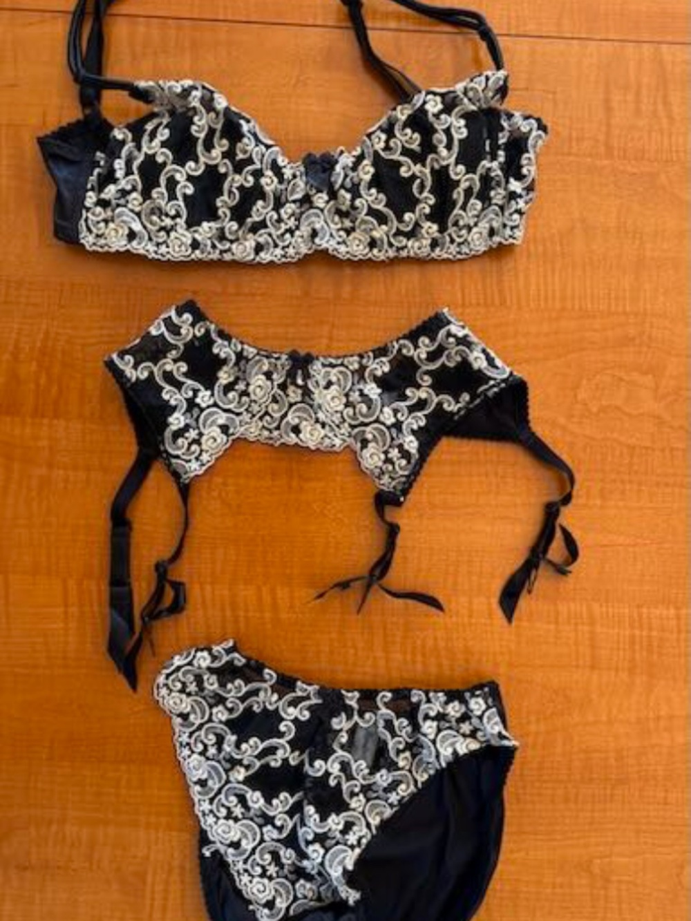 Lepel made in Italy 36B 3 piece underwear set: bra, bikini panty, & garter belt